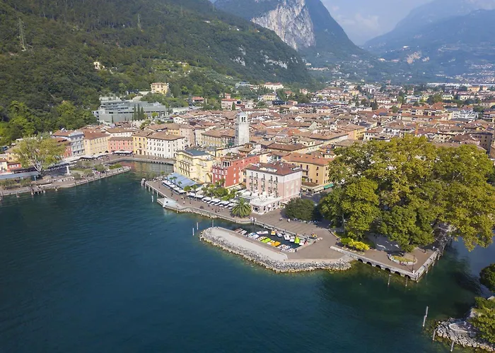 Riva Dante Apartments